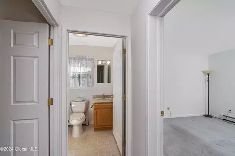 Entry Way - 11 Monroe Ave, Albany, NY 12203 photo 1 of 1