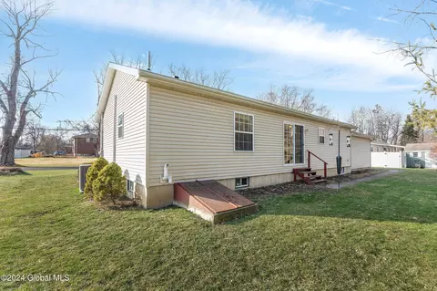Exterior - 11 Monroe Ave, Albany, NY 12203 photo 2 of 2