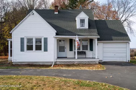 477 Garfield Rd, Troy, NY 12180