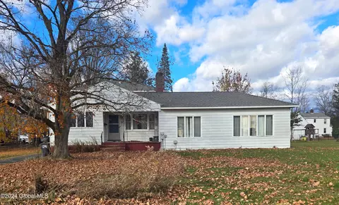 21 Rogers Ave, Hoosick Falls, NY 12090