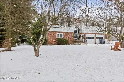 294 Swaggertown Rd, Glenville, NY 12302