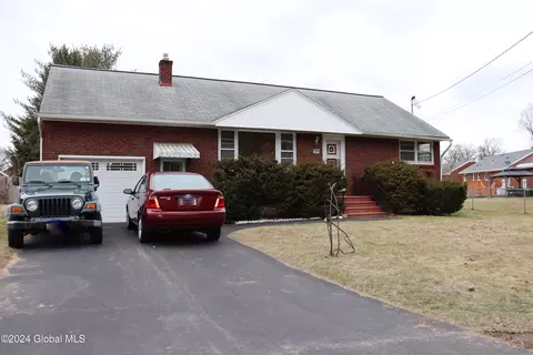 1004 Romano Dr, Schenectady, NY 12303