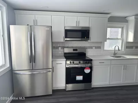 Kitchen - 7 Myrtle Ave, Schenectady, NY 12304 photo 2 of 3