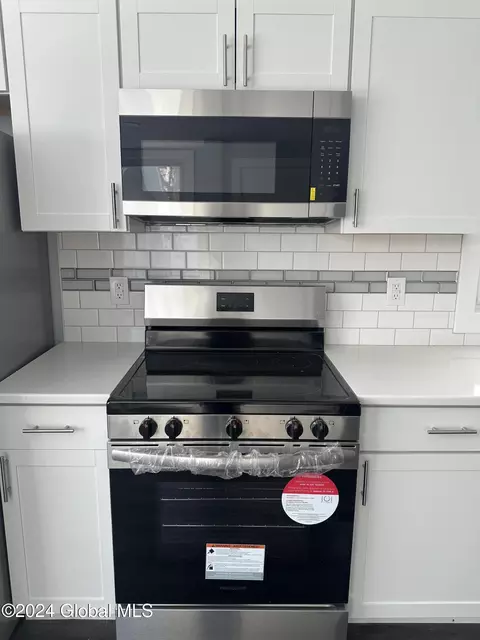 Kitchen - 7 Myrtle Ave, Schenectady, NY 12304 photo 3 of 3