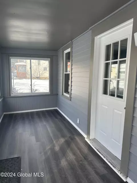 Exterior - 7 Myrtle Ave, Schenectady, NY 12304 photo 2 of 2