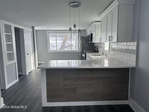 Kitchen - 7 Myrtle Ave, Schenectady, NY 12304 photo 1 of 3
