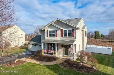 18 Surrey Dr, Ballston Lake, NY 12019