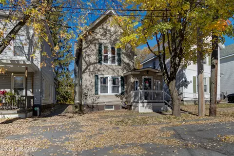 9 Gilbert St, Johnstown, NY 12095