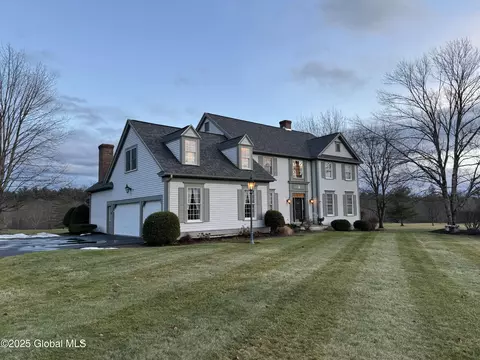 11 Heritage Pt, Queensbury, NY 12804