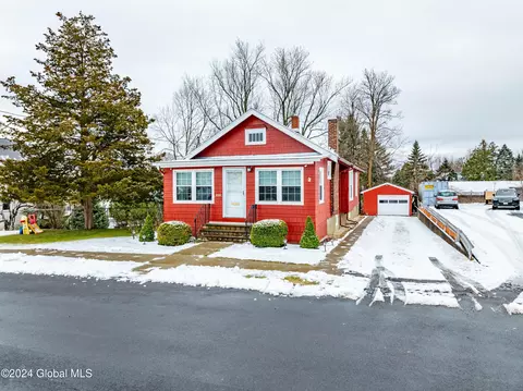 808 7th St, Watervliet, NY 12189