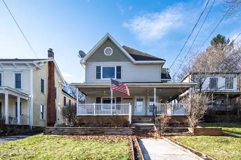 19 S Main St, Voorheesville, NY 12186