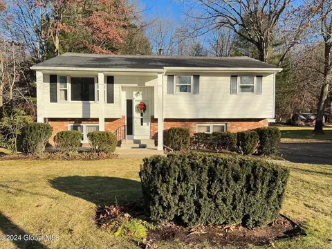 3123 Spawn Rd, Schenectady, NY 12303