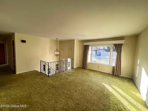 Living - 3123 Spawn Rd, Schenectady, NY 12303 photo 2 of 9