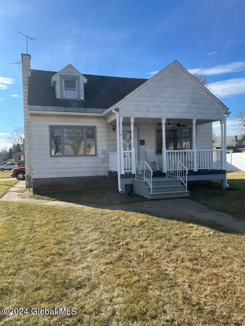 1316 Curry Rd, Rotterdam, NY 12306