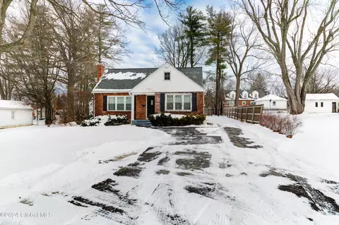 1527 Kingston Ave, Schenectady, NY 12308