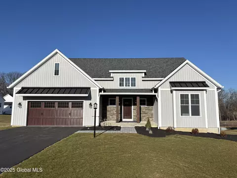 13 Bernie Loop, Troy, NY 12180