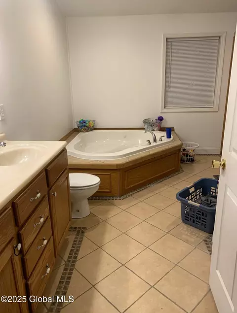 Bath - 264 Antone Mountain Rd, Corinth, NY 12822 photo 3 of 4