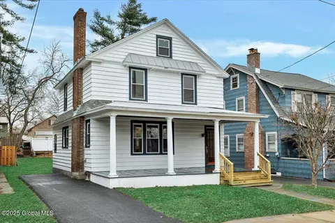 62 Eileen St, Albany, NY 12203