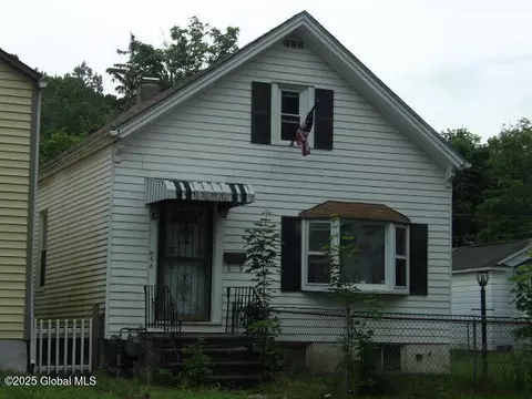 668 6th Ave, Troy, NY 12182