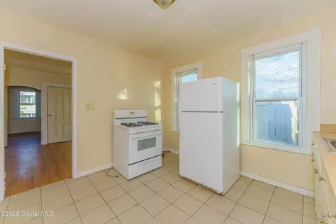 Entry Way - 1015-1017 Second Ave, Schenectady, NY 12303 photo 2 of 5