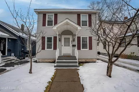 611 Cramer Ave, Rotterdam, NY 12306