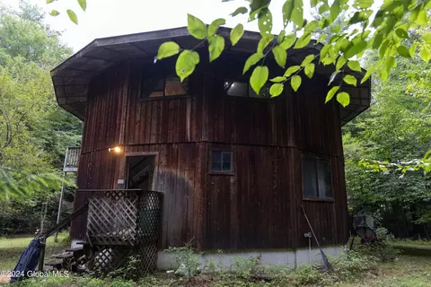 291 Harris Rd, Corinth, NY 12822