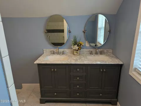 Bath - 1808 Randoph Rd, Schenectady, NY 12308 photo 6 of 7