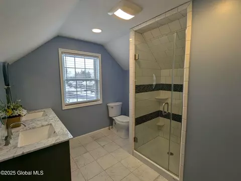 Bath - 1808 Randoph Rd, Schenectady, NY 12308 photo 5 of 7
