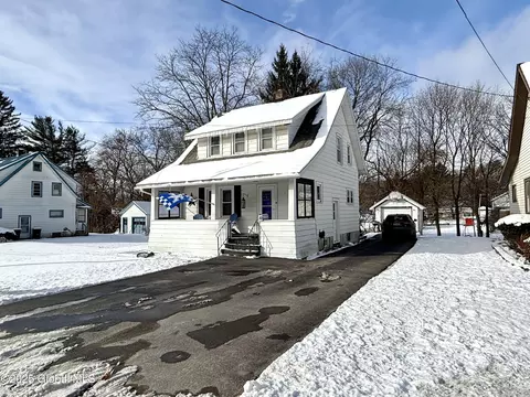 18 Evelyn Ave, Amsterdam, NY 12010