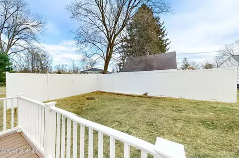 Exterior - 11 Kellogg Ave, Schenectady, NY 12304 photo 12 of 15