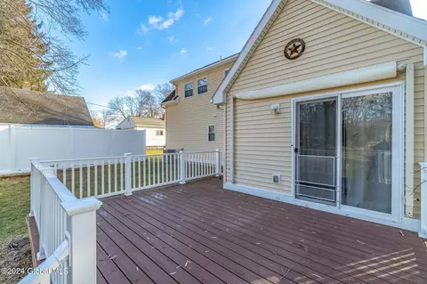 Exterior - 11 Kellogg Ave, Schenectady, NY 12304 photo 7 of 15