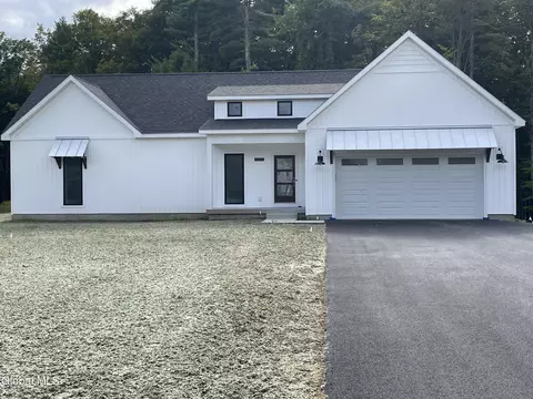 56 Burnham Rd, Wilton, NY 12831