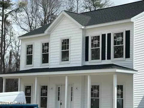 3 Pinecrest Dr, Castleton, NY 12033
