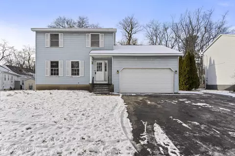 2209 Balltown Rd, Niskayuna, NY 12309
