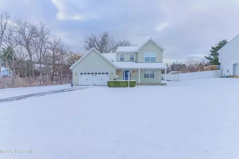 2184 River Rd, Niskayuna, NY 12309