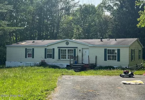 35 Mill Rd, Cropseyville, NY 12052
