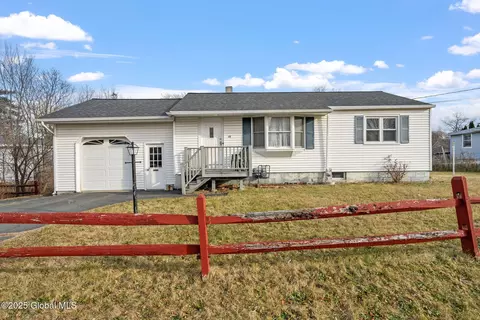 38 Genesee Ave, Rensselaer, NY 12144