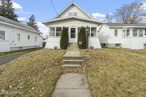 12 Knapp Ter, Albany, NY 12205