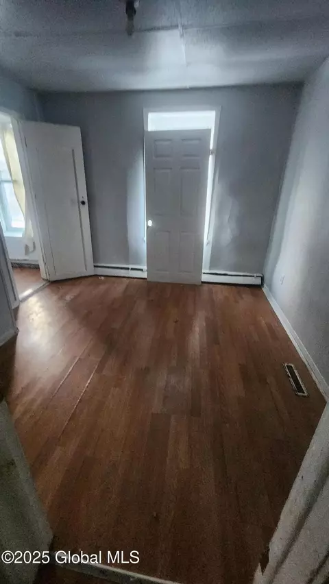 921 Davis Ter, Schenectady, NY 12303 photo 23