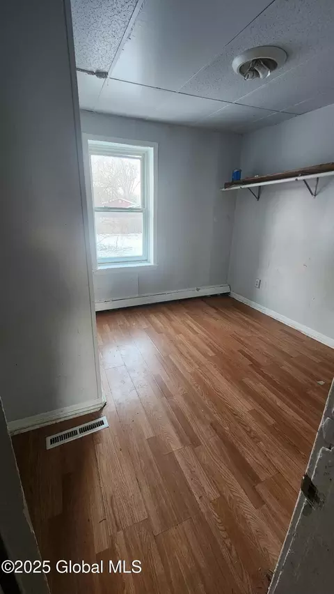 921 Davis Ter, Schenectady, NY 12303 photo 24