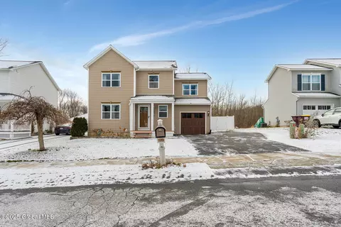 11 Timothy Dr, Schuylerville, NY 12871