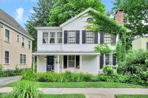 199 Caroline St, Saratoga Springs, NY 12866
