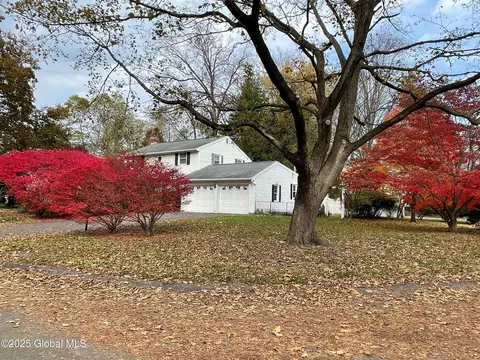 222 S Westchester South Dr, Delmar, NY 12054