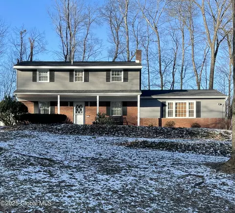 71 Blue Spruce Ln, Ballston Lake, NY 12019