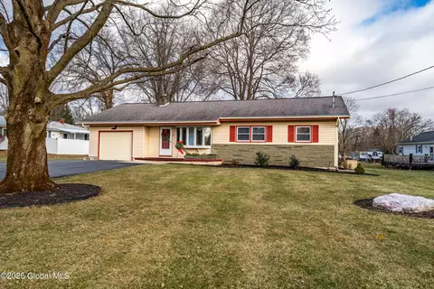 22 Clemente Ln, Waterford, NY 12188