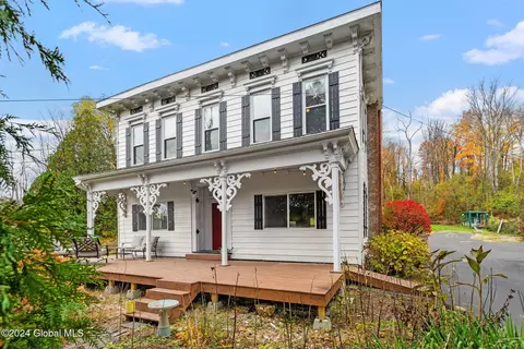 23 Rockefeller Rd, Delmar, NY 12054