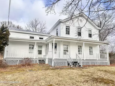11 Footbridge Rd, Stockport, NY 12534