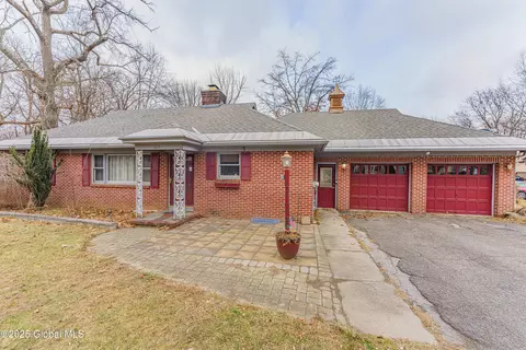 413 Feura Bush Rd, Glenmont, NY 12077