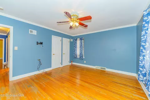 Bedroom - 413 Feura Bush Rd, Glenmont, NY 12077 photo 2 of 3
