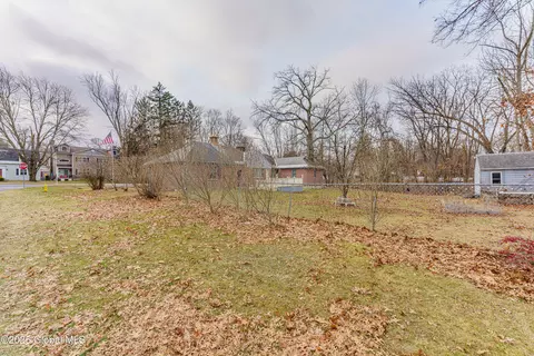 Exterior - 413 Feura Bush Rd, Glenmont, NY 12077 photo 10 of 11